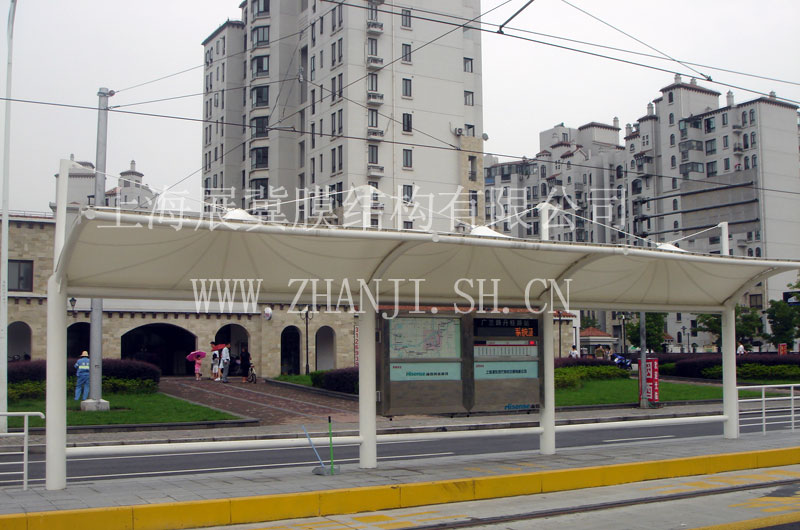 上海张江有轨电车停车站车棚