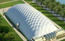 气膜体育馆可以在不同类型土地上搭建